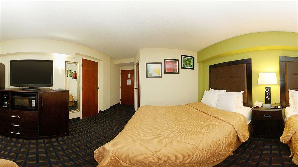 Quality Inn & Suites Greenville Near Downtown Exterior photo